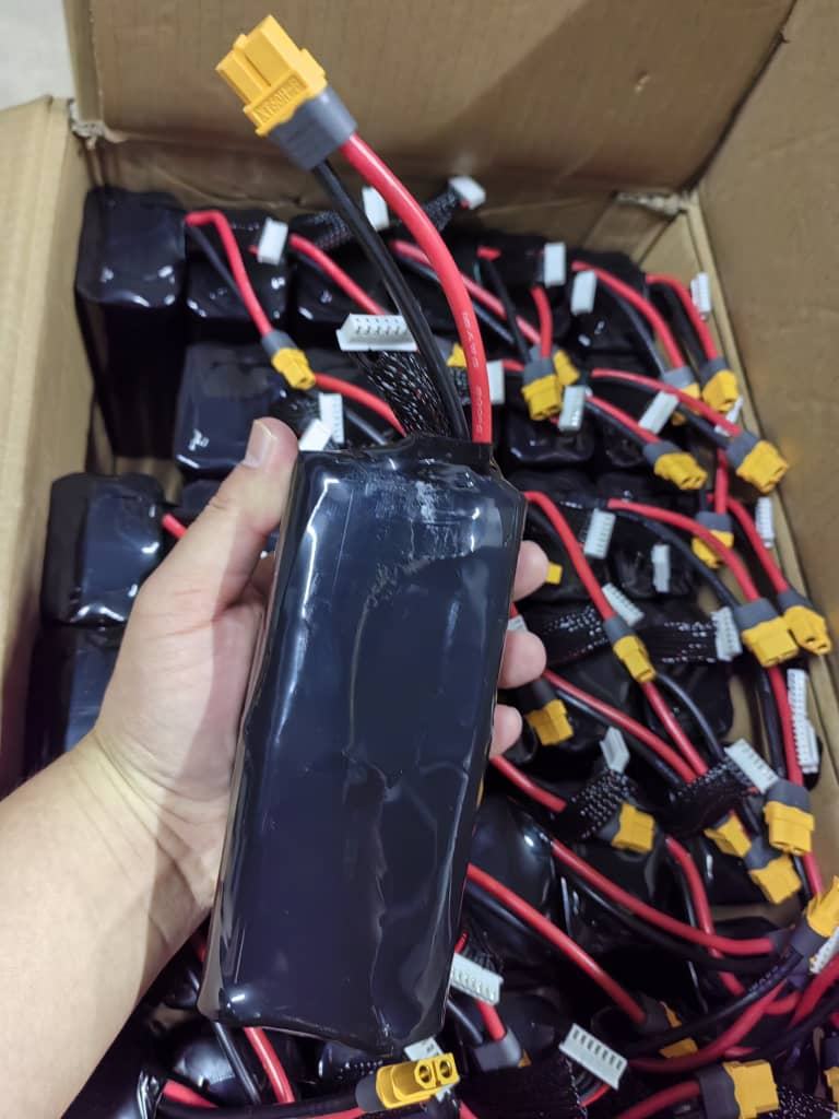 Li-ion 13500mAh 8S3P 28.8v High-Capacity Battery Pack for FPV Drones, UAV & DIY